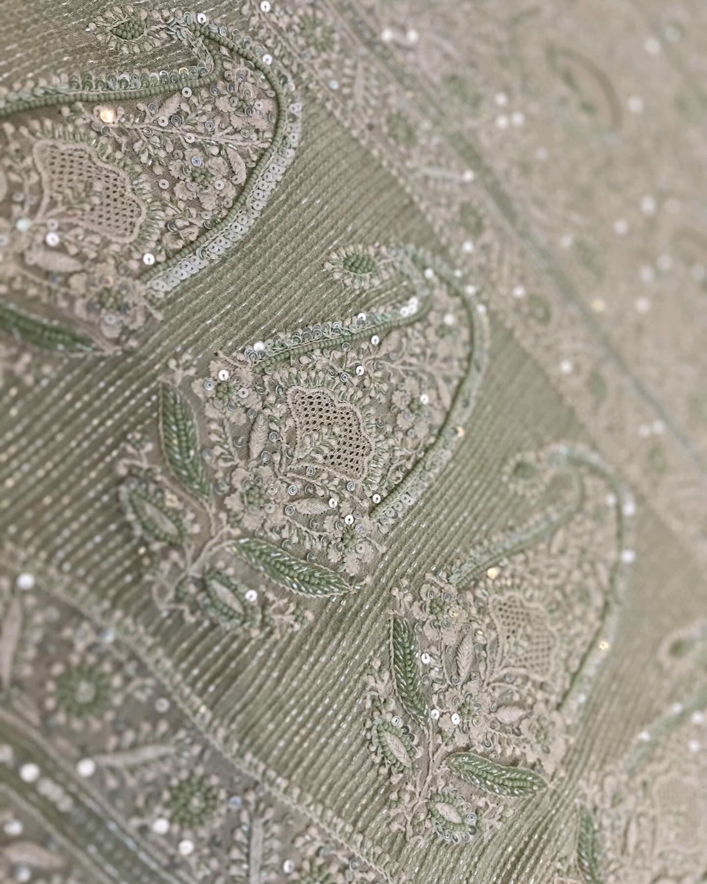 FINE DO TAAR CHIKANKARI SAREE WITH DELICATE PEARL SEQUIN & MIRROR WORK