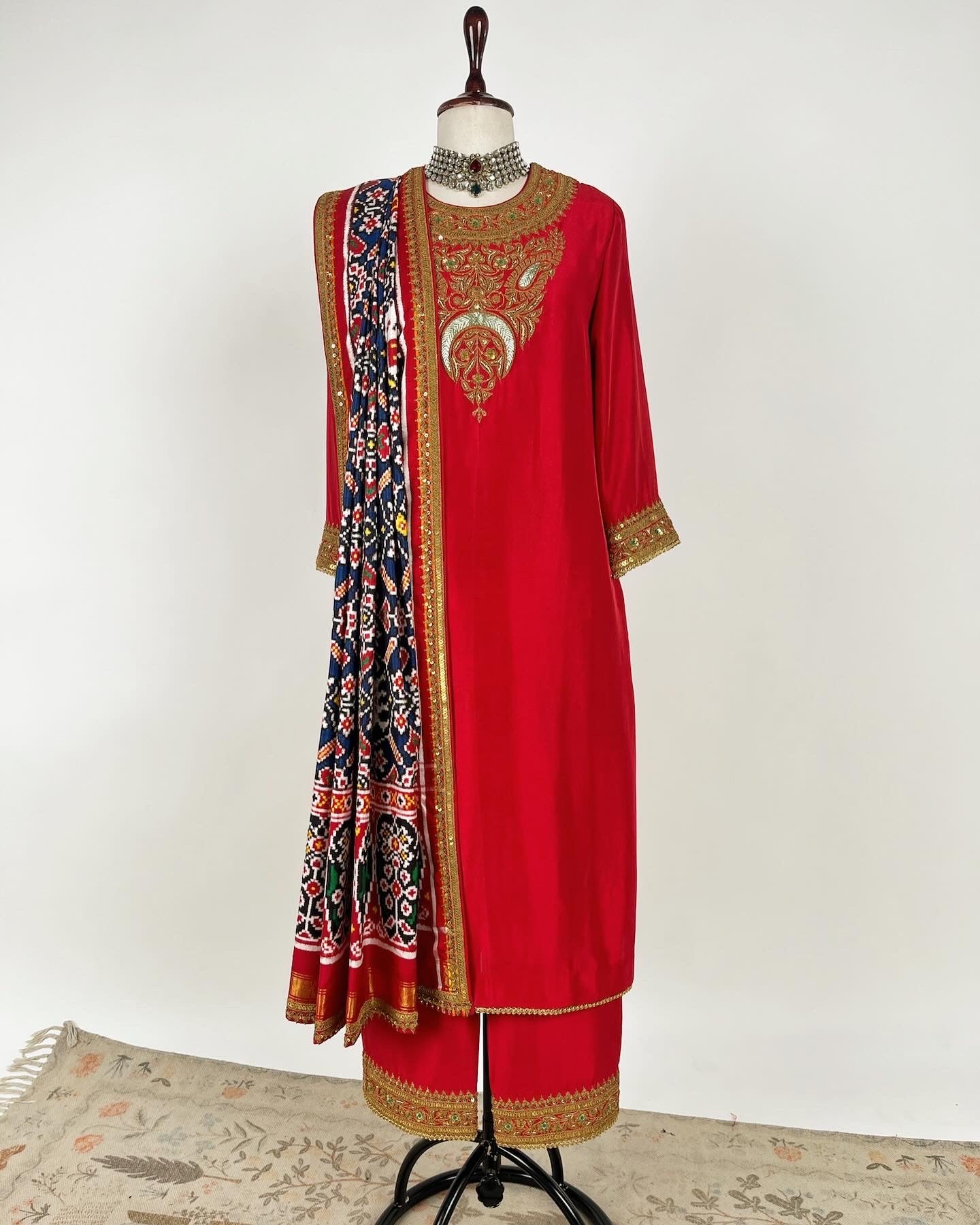 DOUBLE IKAT PATAN PATOLA SUIT SET IN FINE ANTIQUE MARODI WORK