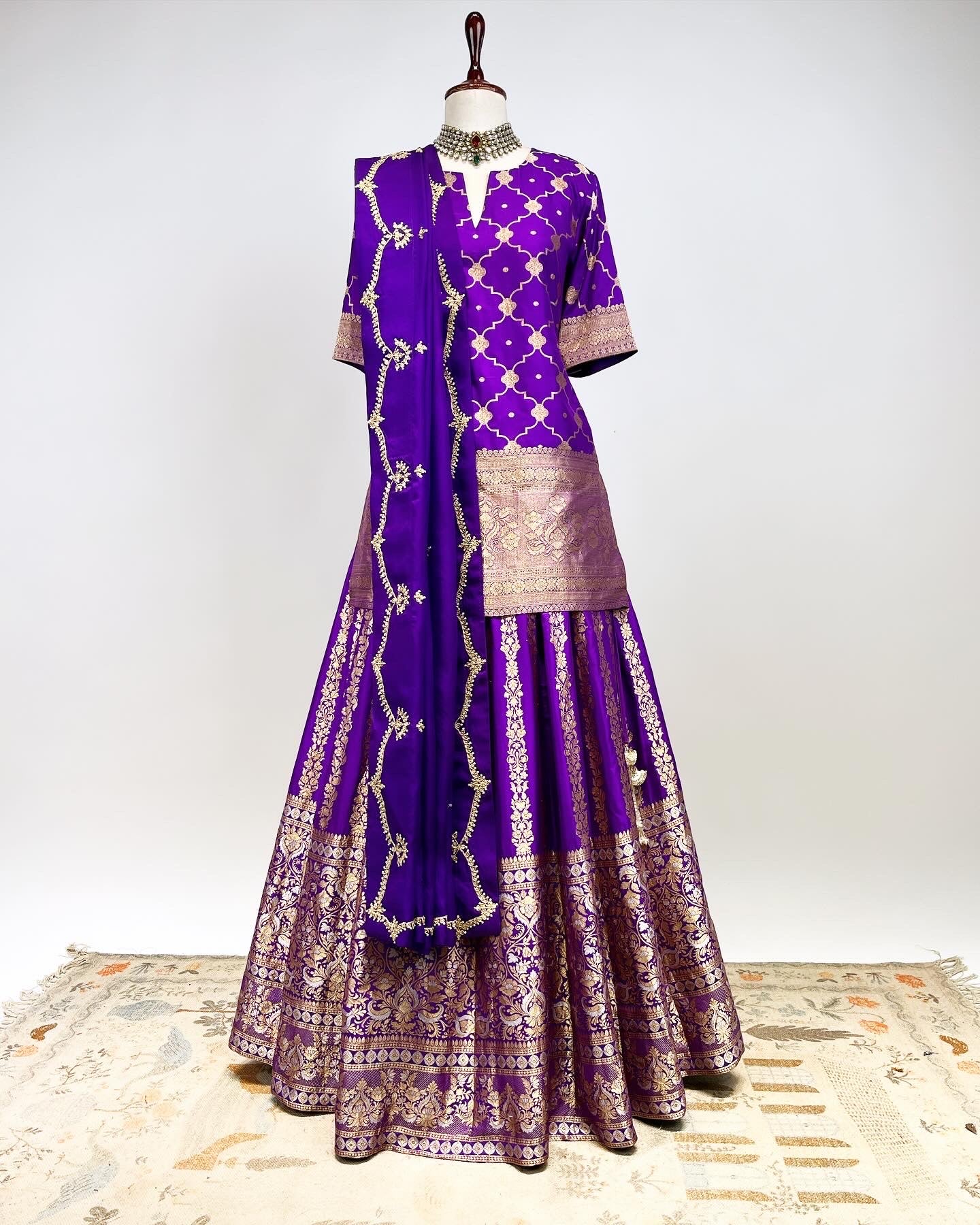 KADWA HANDLOOM LEHENGA & SHORT KURTA WITH MARODI WORK DUPATTA