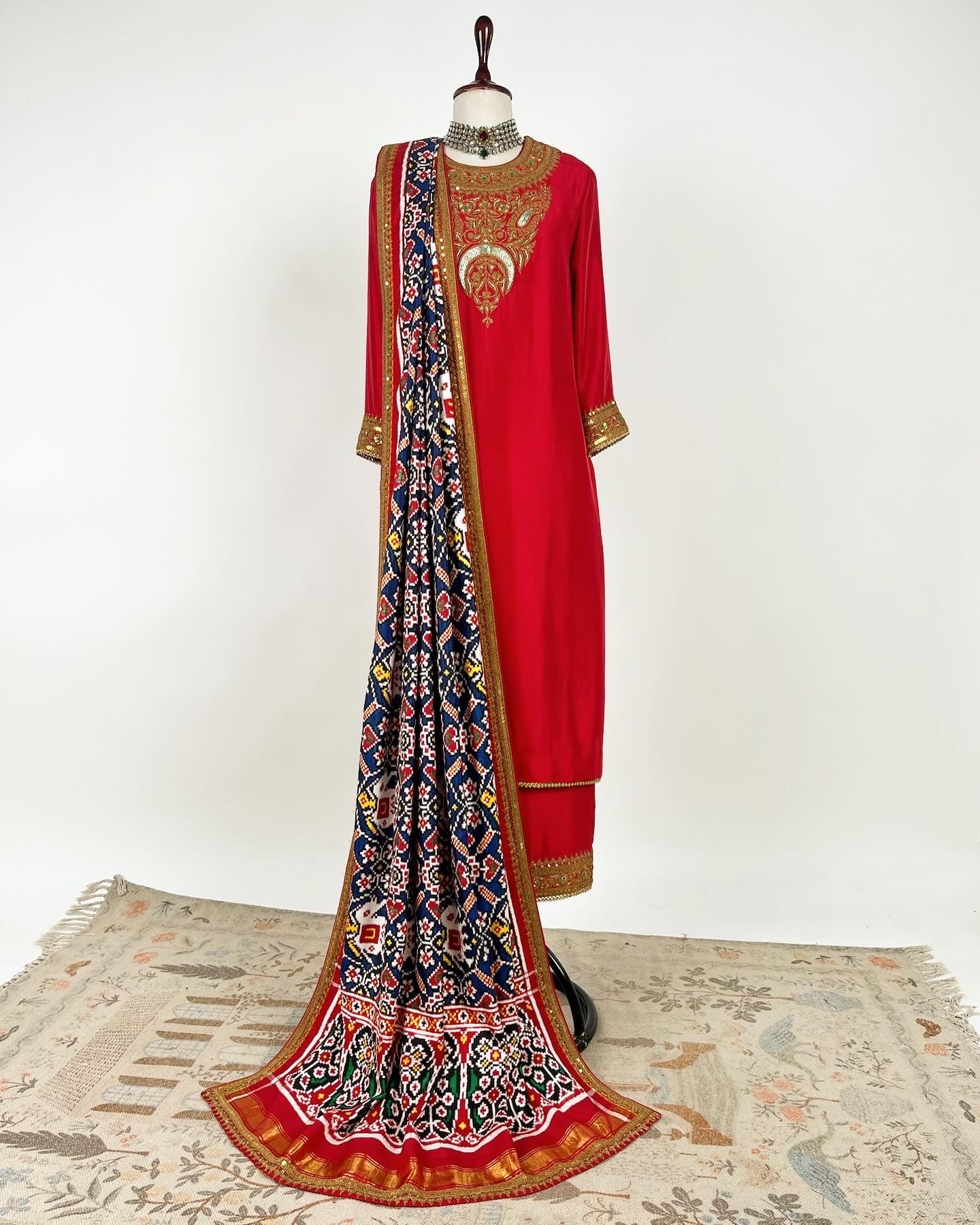 DOUBLE IKAT PATAN PATOLA SUIT SET IN FINE ANTIQUE MARODI WORK