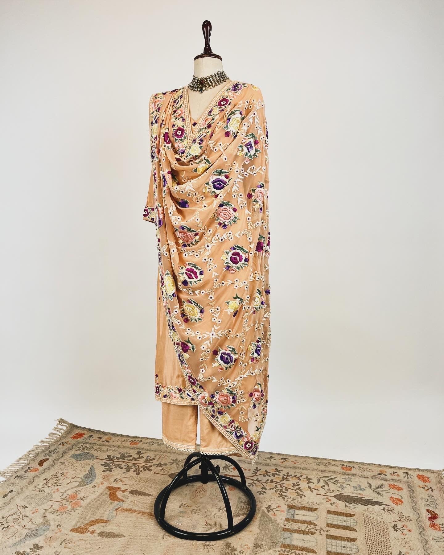 PARSI GARA FLORAL SUIT ENSEMBLE