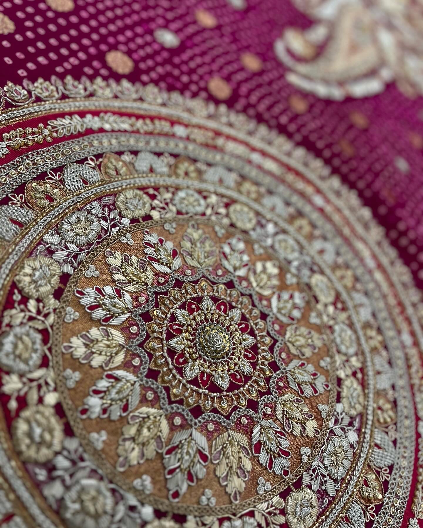 BANARASI BANDHANI SAREE WITH SIGNATURE MANDALA ZARDOSI PALLA WORK