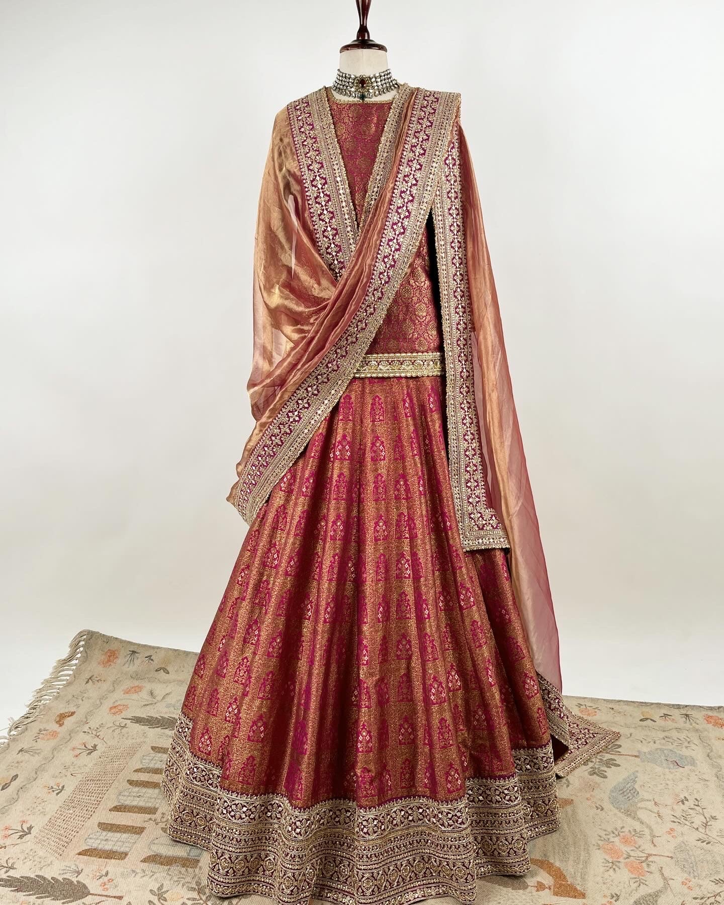 ANTIQUE BROCADE SHORT KURTA & LEHENGA SET IN DEEP PINK