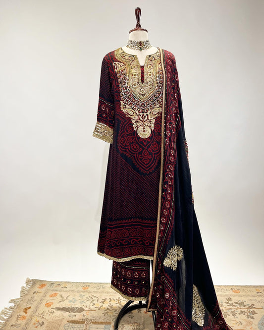 BLACK & RED RAI BANDHEJ AABHA SET IN EK TAAR AARI WORK