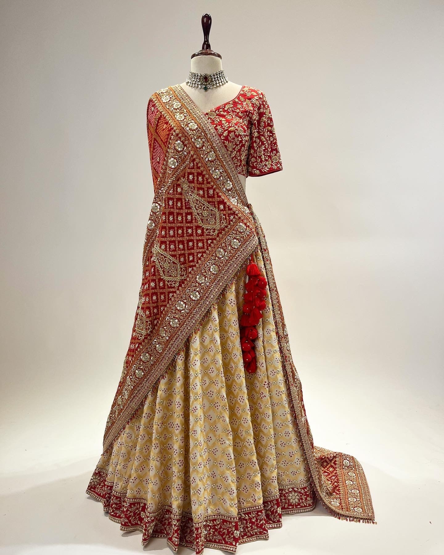 PANETAR GHARCHOLA LEHENGA