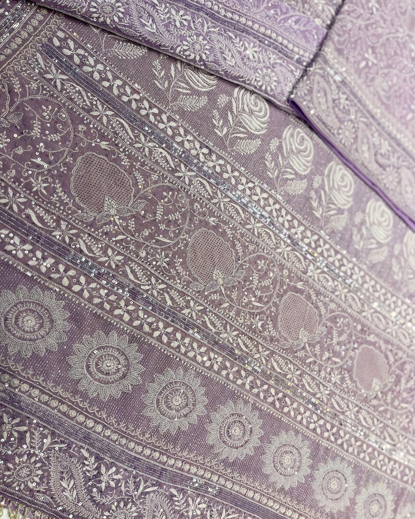 LAVENDER FINE DO TAAR CHIKANKARI SAREE INCLUDING JAALI HATHKATI PHANDA & KAURI FORM