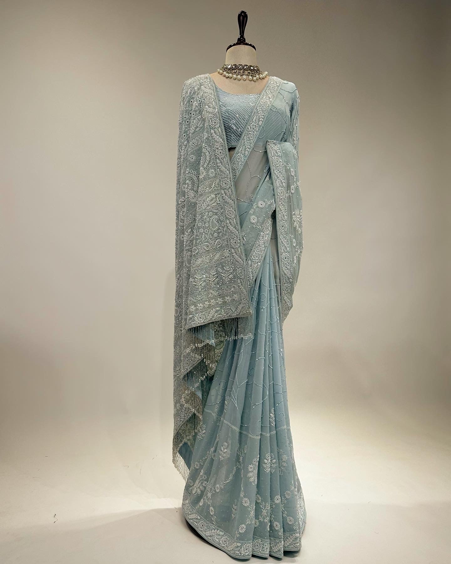 FINE EK TAAR CHIKANKARI SAREE  WITH SEQUIN JAAL & CHIKANKARI PALLA