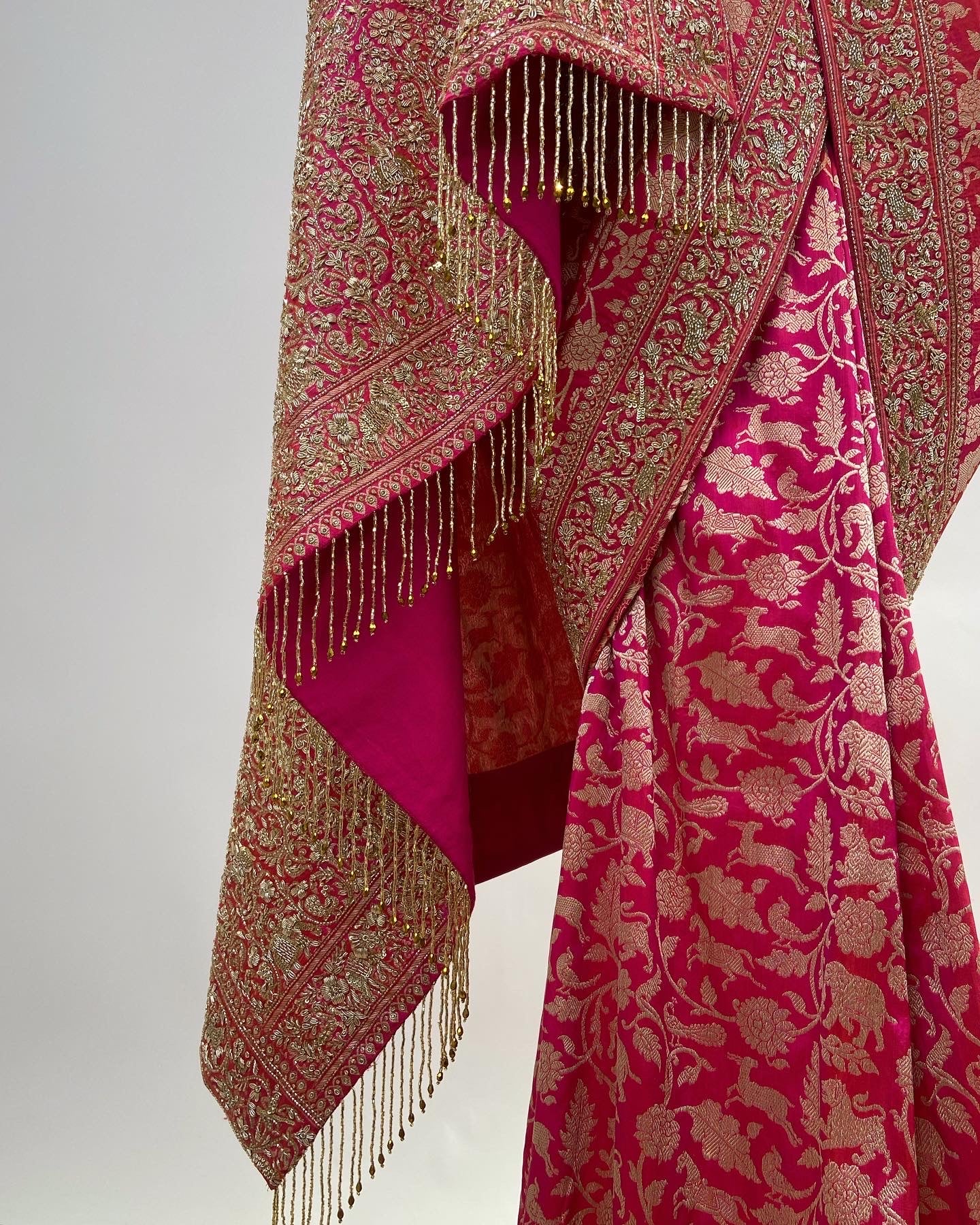 DUAL TONED HANDWOVEN SHIKARA SAREE IN KADWA WEAVE & ANTIQUE ZARDOSI WORK