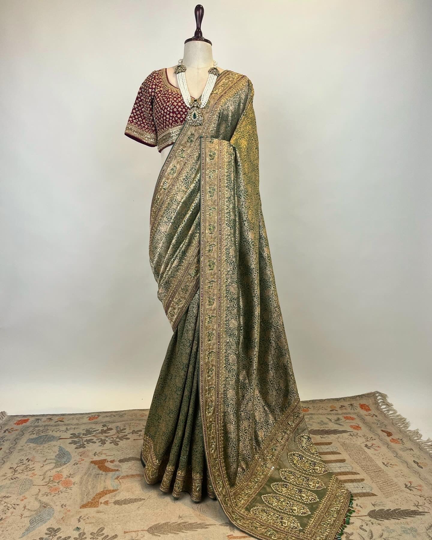 KADWA WEAVE BANARASI SAREE IN PURE ZARI WITH ZARDOSI EMBROIDERY & FRENCH KNOT DETAILING