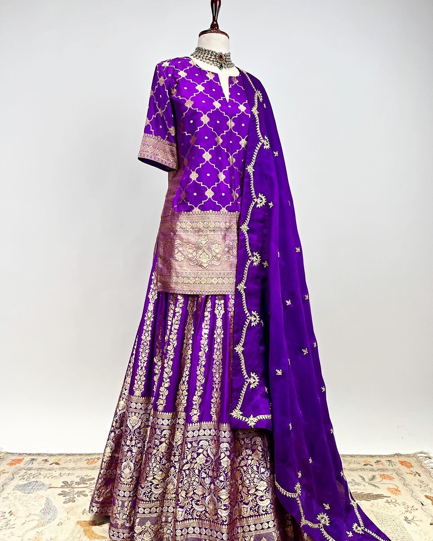 KADWA HANDLOOM LEHENGA & SHORT KURTA WITH MARODI WORK DUPATTA