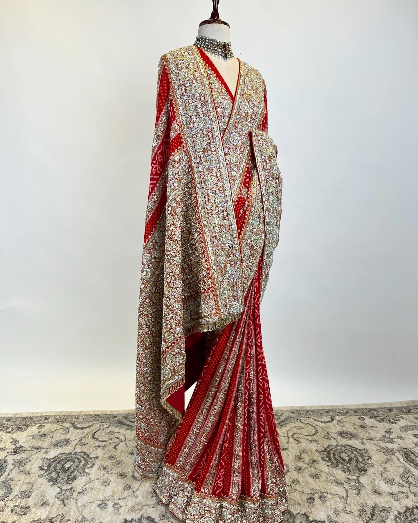 LEHERIYA PATTERN BANARASI BANDHANI SAREE IN PURE ZARI WITH ZARDOSI EMBROIDERY