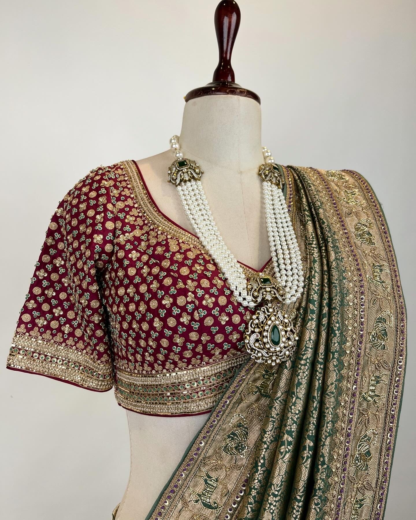 KADWA WEAVE BANARASI SAREE IN PURE ZARI WITH ZARDOSI EMBROIDERY & FRENCH KNOT DETAILING