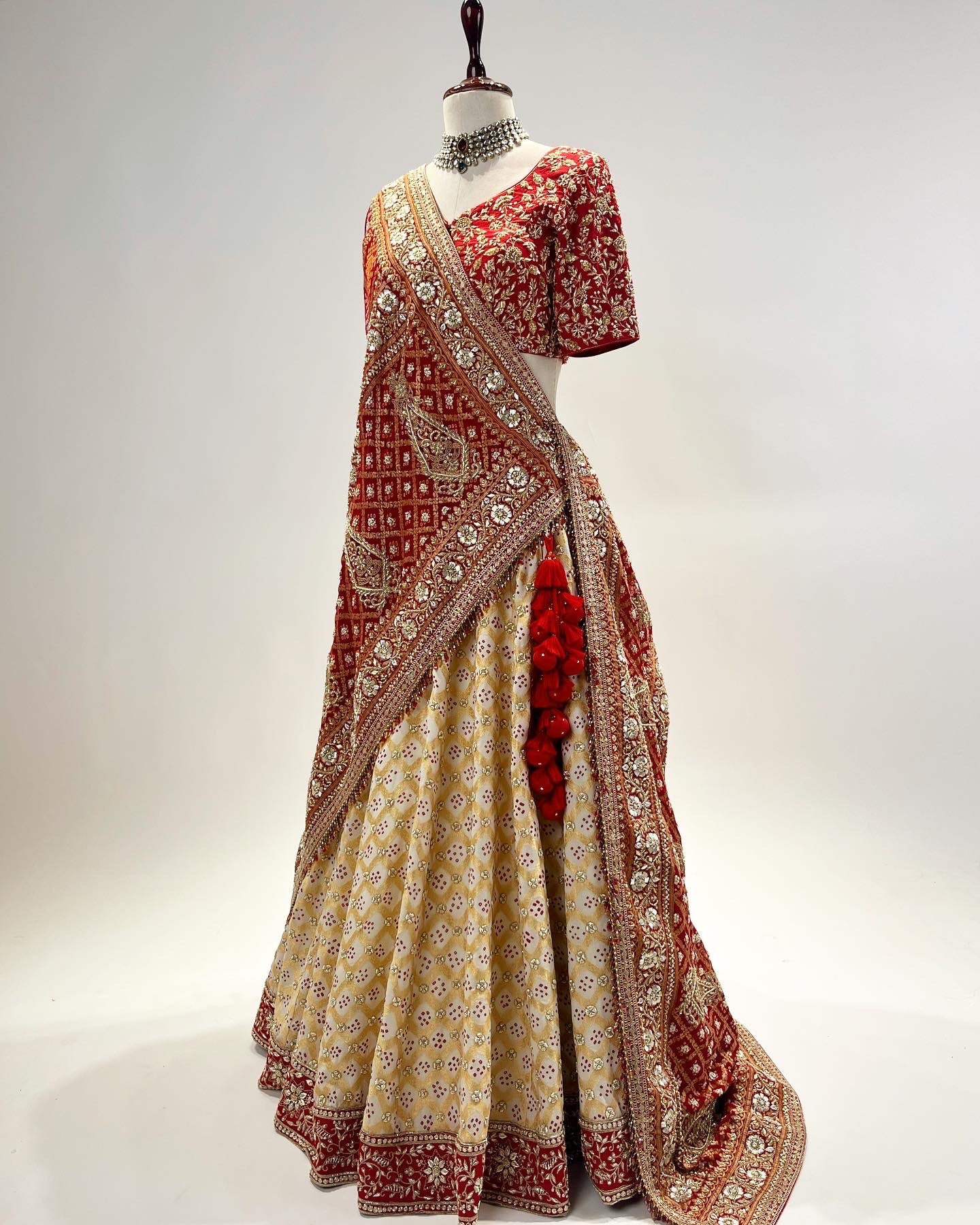 PANETAR GHARCHOLA LEHENGA