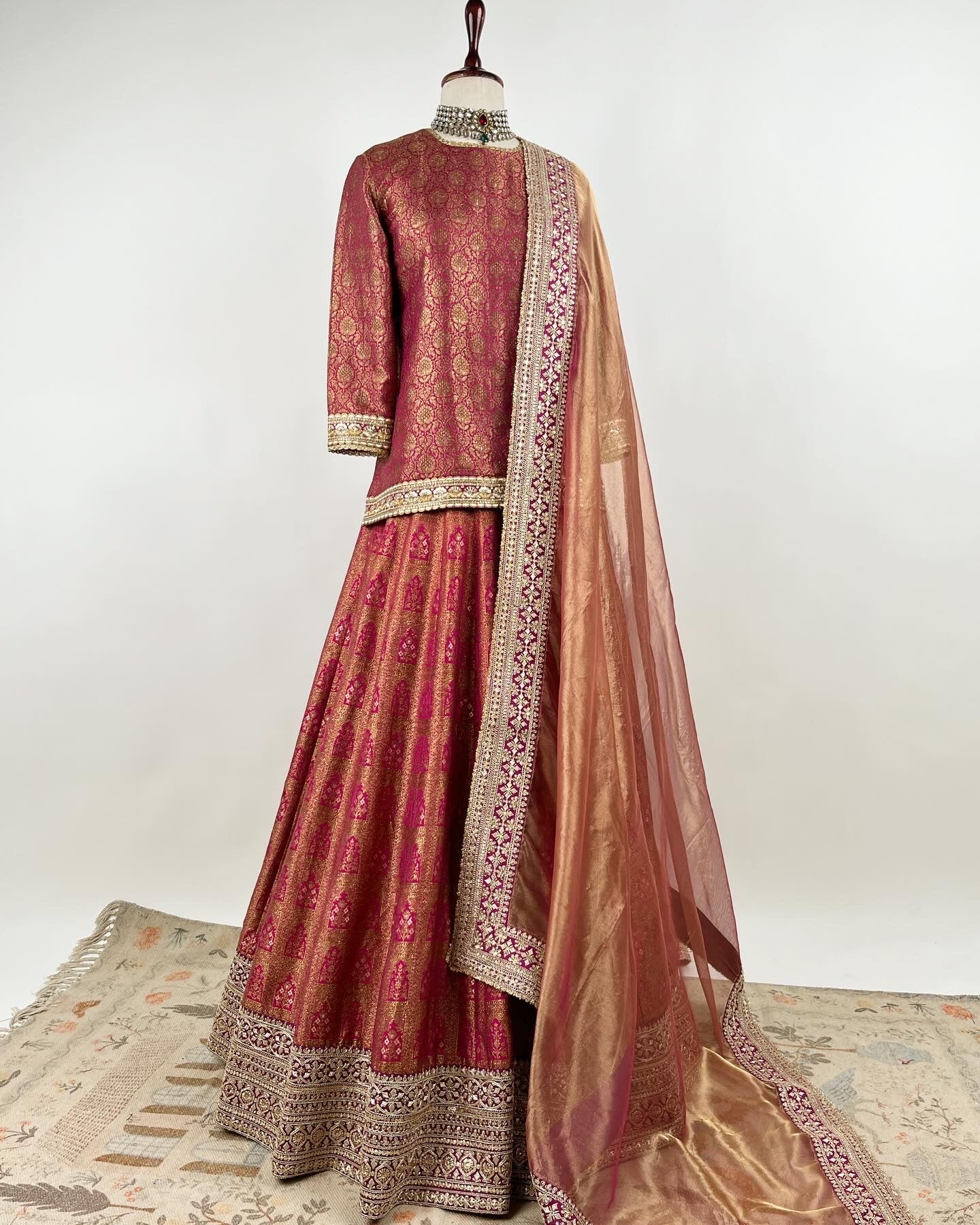 ANTIQUE BROCADE SHORT KURTA & LEHENGA SET IN DEEP PINK