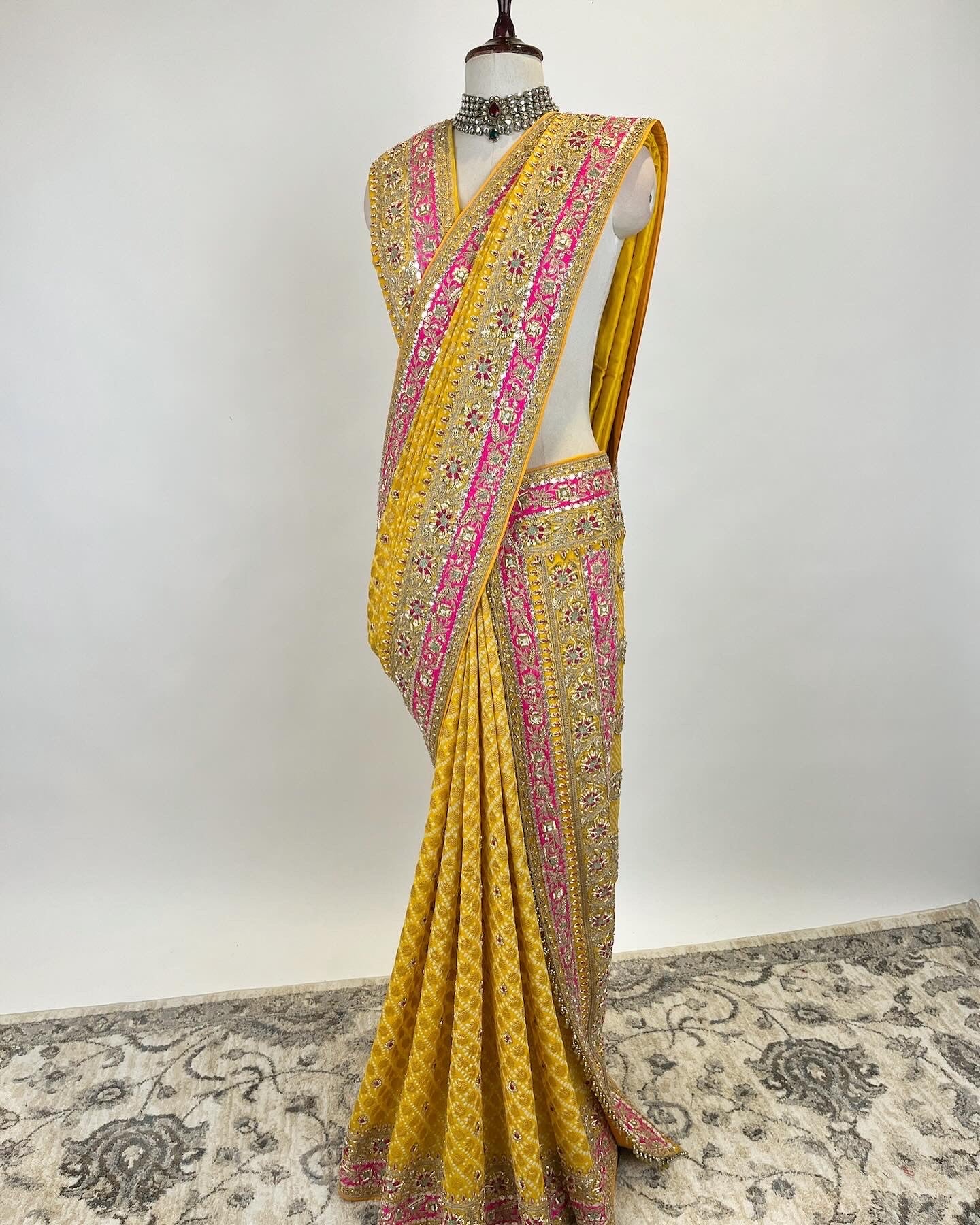 ZARI KADWA WEAVE RAI BANDHEJ SAREE IN MARODI FRENCH KNOT & GOTA WORK