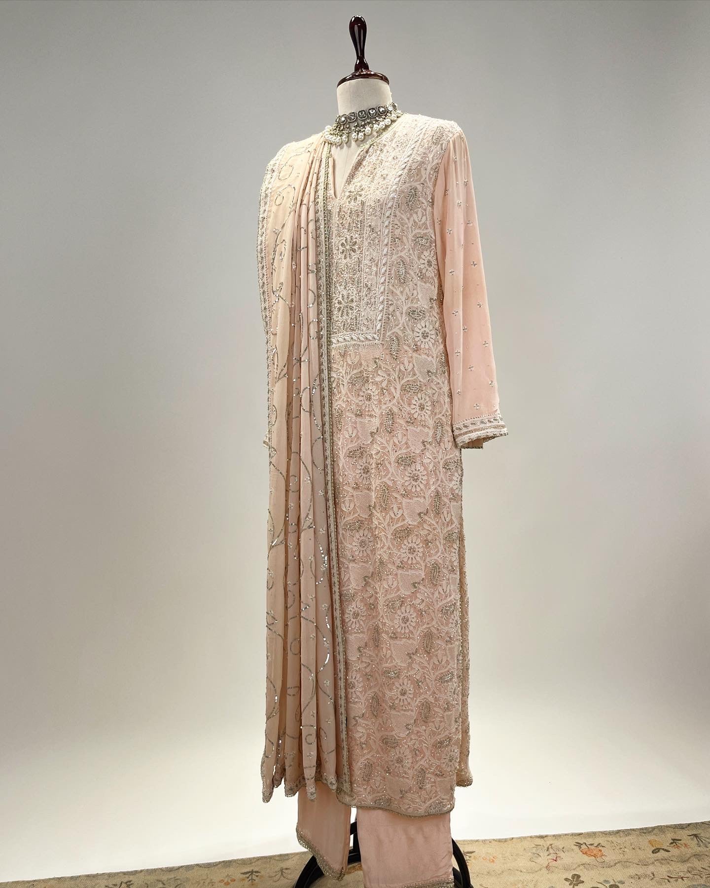 DO TAAR CHIKANKARI ENSEMBLE IN CUTDANA & SEQUIN JAAL DUPATTA