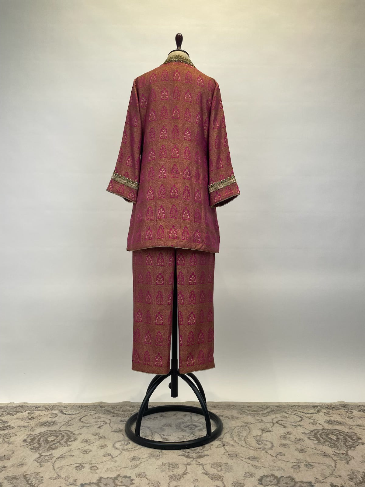 Banarasi Brocade Kurta Set Adorned With Intricate Zardosi And Emerald Detailing.