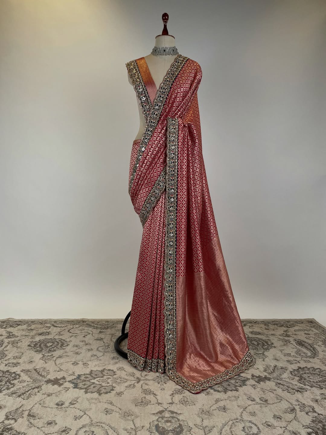 HANDLOOM BANARASI SAREE WITH SCALLOP EMBROIDERED BORDERS UNSTITCHED BLOUSE PIECE AND PAIRED SILK EMBROIDERED DOSHALA