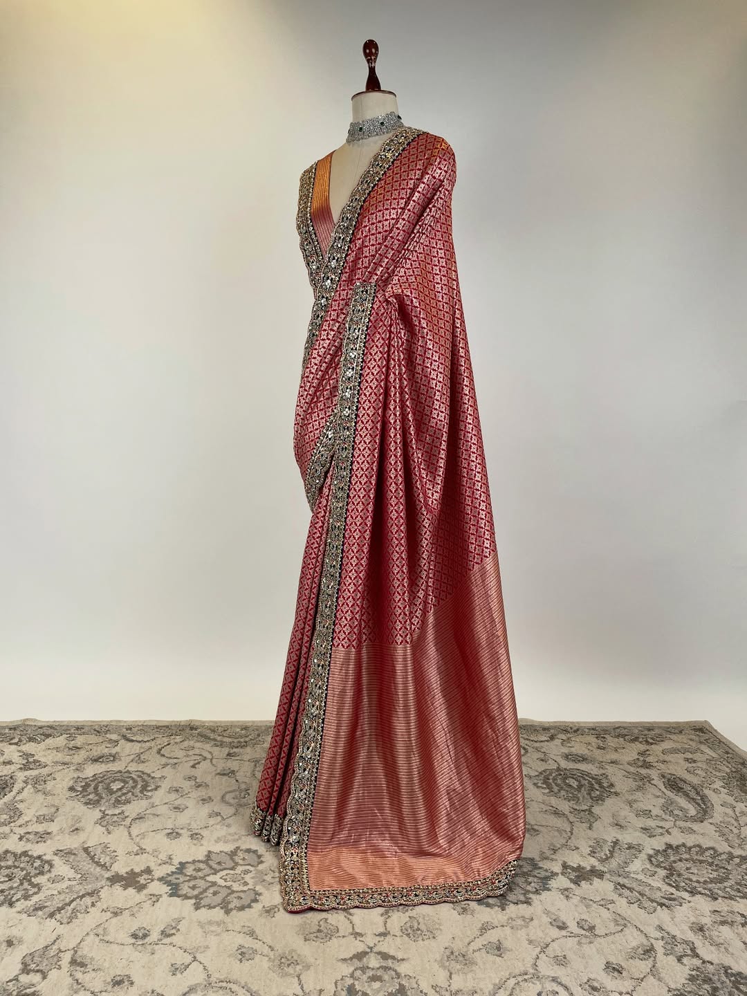 HANDLOOM BANARASI SAREE WITH SCALLOP EMBROIDERED BORDERS UNSTITCHED BLOUSE PIECE AND PAIRED SILK EMBROIDERED DOSHALA