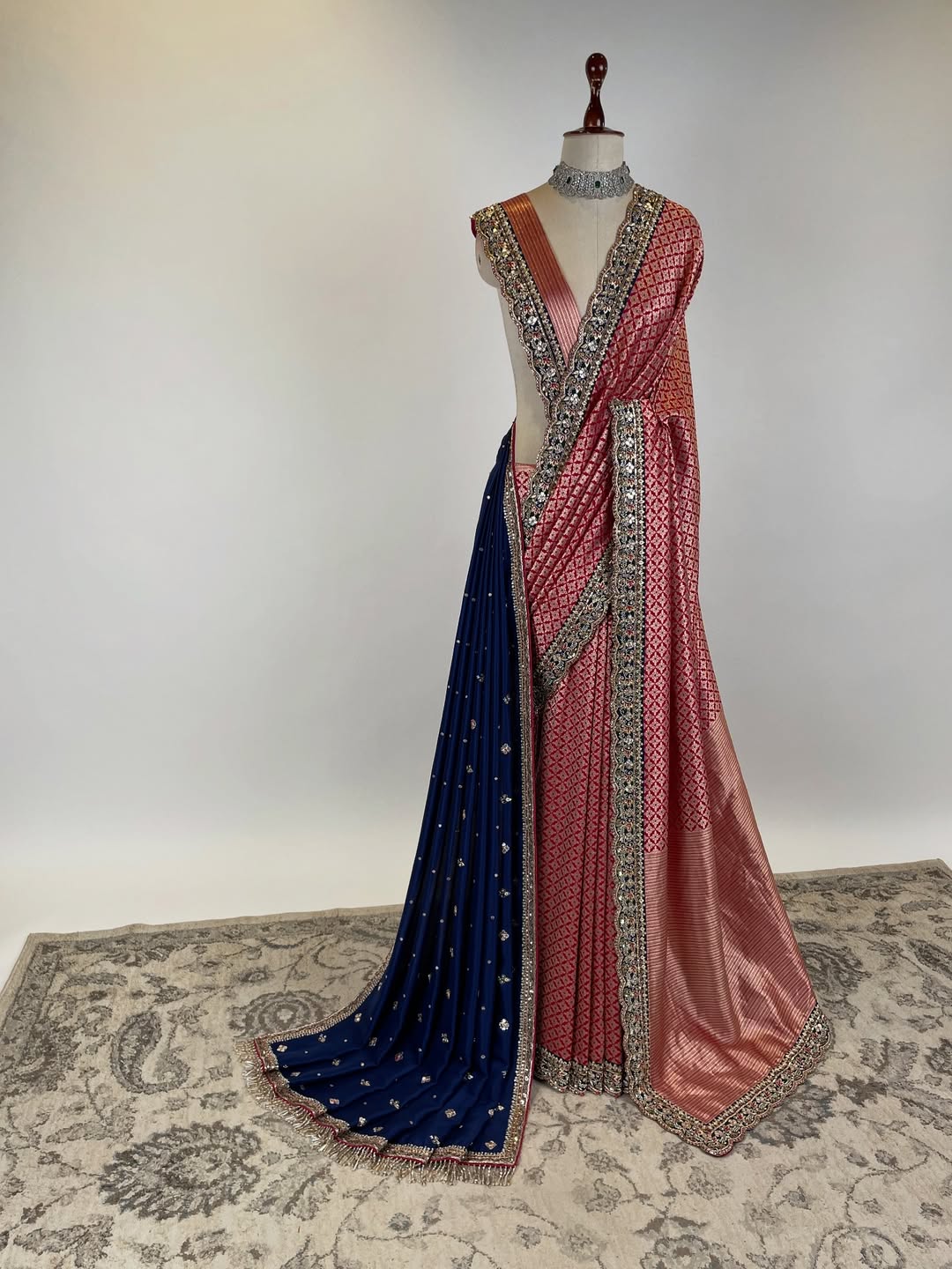 HANDLOOM BANARASI SAREE WITH SCALLOP EMBROIDERED BORDERS UNSTITCHED BLOUSE PIECE AND PAIRED SILK EMBROIDERED DOSHALA