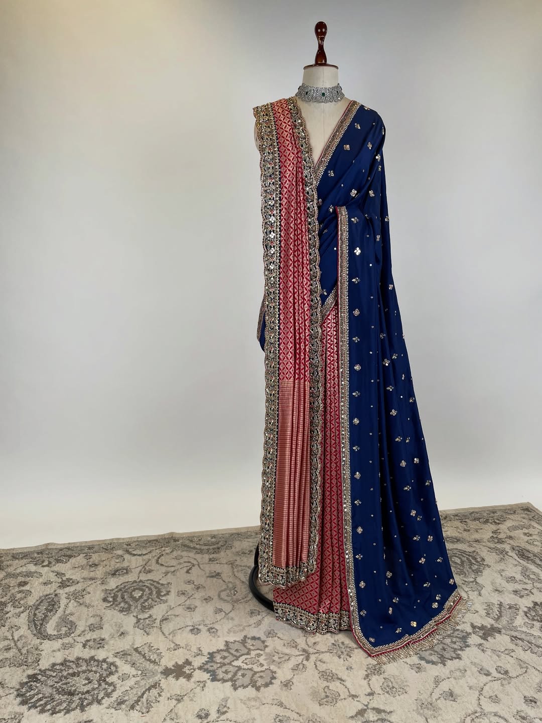 HANDLOOM BANARASI SAREE WITH SCALLOP EMBROIDERED BORDERS UNSTITCHED BLOUSE PIECE AND PAIRED SILK EMBROIDERED DOSHALA
