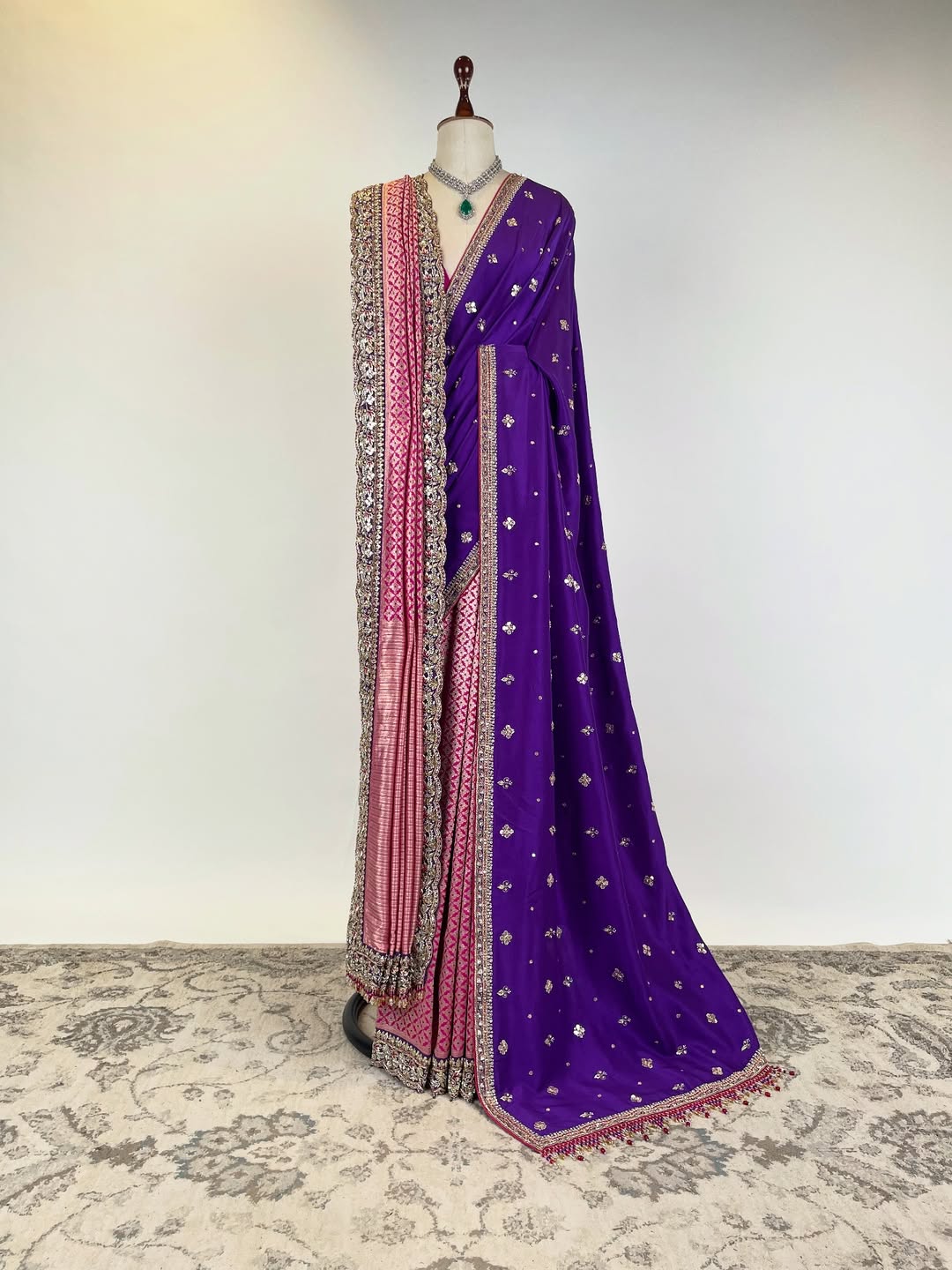 HANDLOOM BANARASI SAREE WITH SCALLOP EMBROIDERED BORDERS UNSTITCHED BLOUSE PIECE AND PAIRED SILK EMBROIDERED DOSHALA