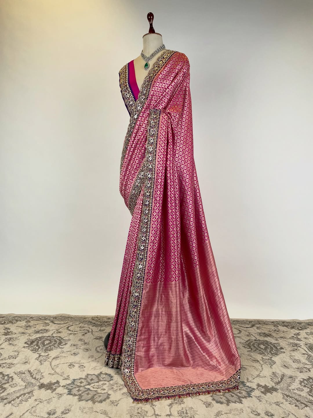 HANDLOOM BANARASI SAREE WITH SCALLOP EMBROIDERED BORDERS UNSTITCHED BLOUSE PIECE AND PAIRED SILK EMBROIDERED DOSHALA